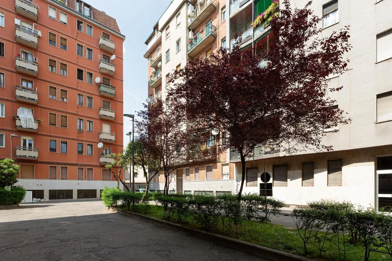 Milano Renovated Studio Apts 0*, מילאנו
