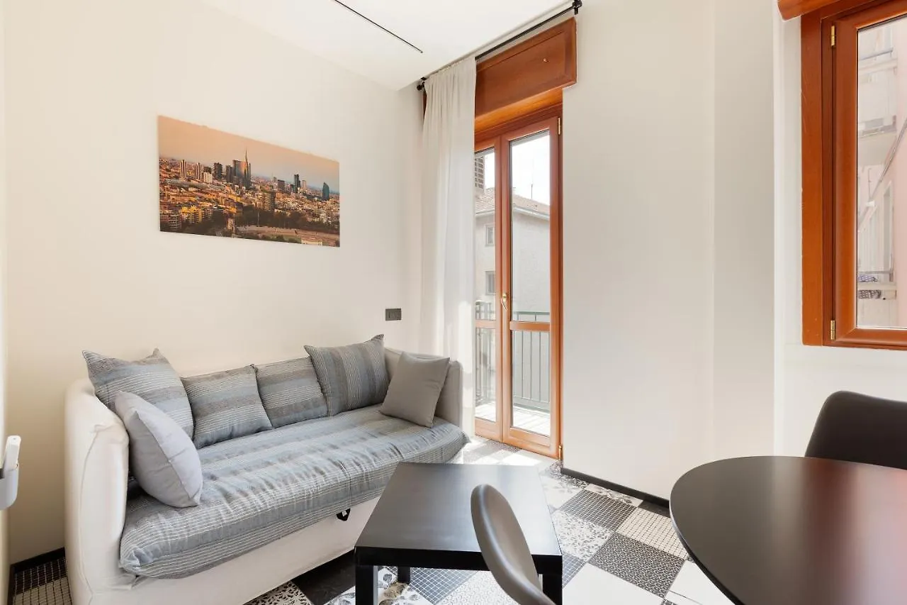 Milano Renovated Studio Apts איטליה